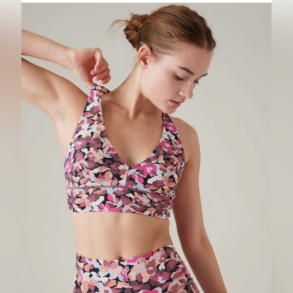 Athleta Transcend Plunge Sports Bra A-C Size S NWT